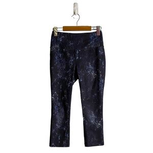 Eddie Bauer Women’s Black Galaxy Print Capri Legging